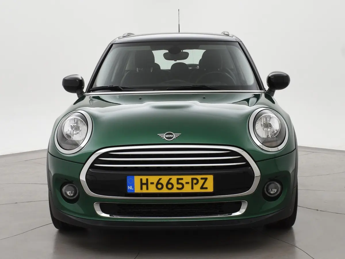 1.5 COOPER 136 PK 5-DEURS BRITISH RACING GREEN + CARBON BLACK LEDER SPORTINTERIEUR