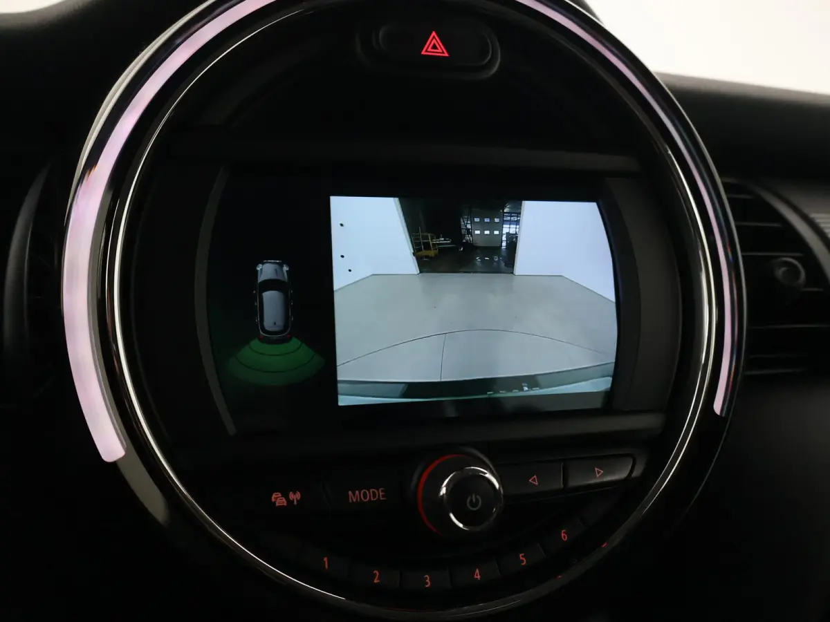1.5 COOPER 136 PK 5-DEURS BRITISH RACING GREEN + CARBON BLACK LEDER SPORTINTERIEUR