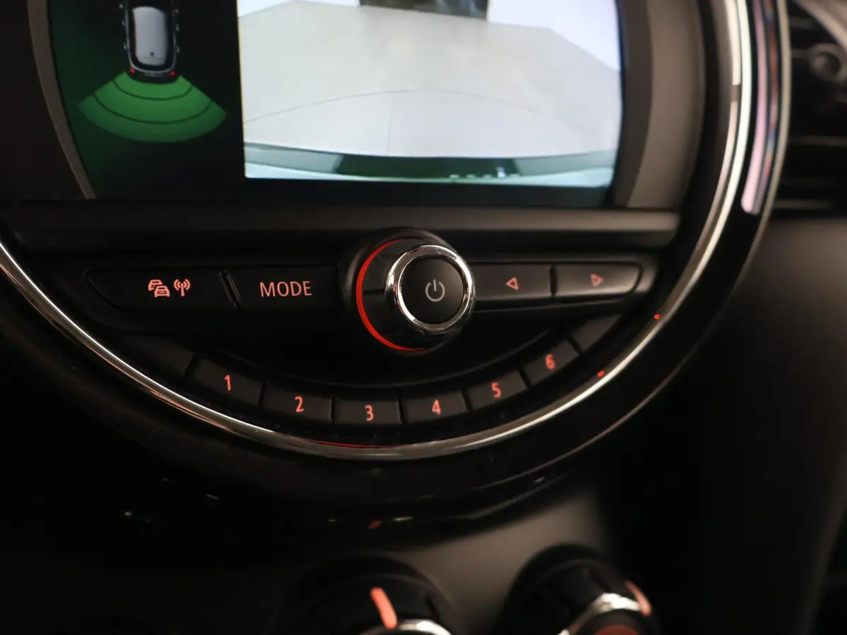 1.5 COOPER 136 PK 5-DEURS BRITISH RACING GREEN + CARBON BLACK LEDER SPORTINTERIEUR