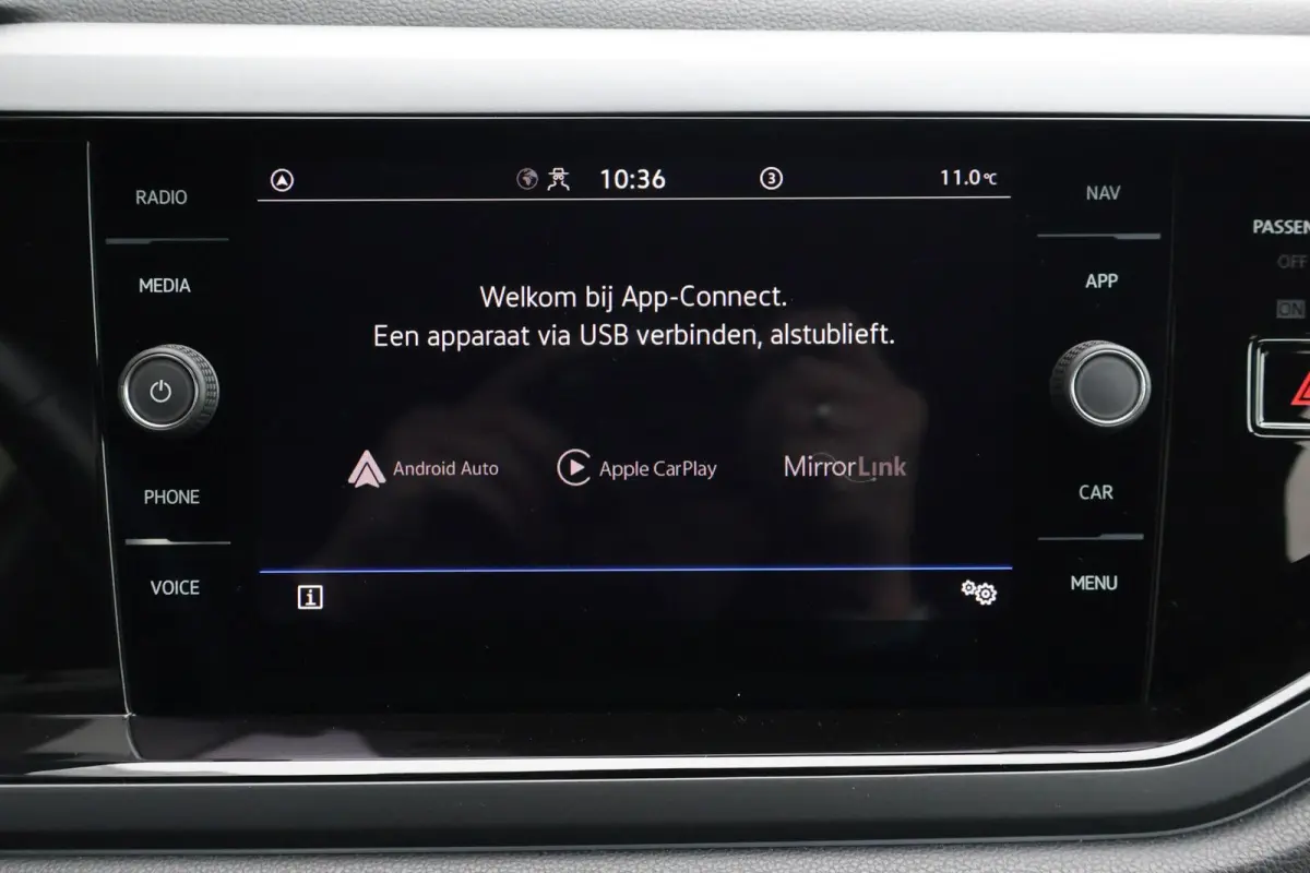 1.0 TSI 110pk R-Line | Keyless | Camera | Stoelverwarming | Carplay | PDC