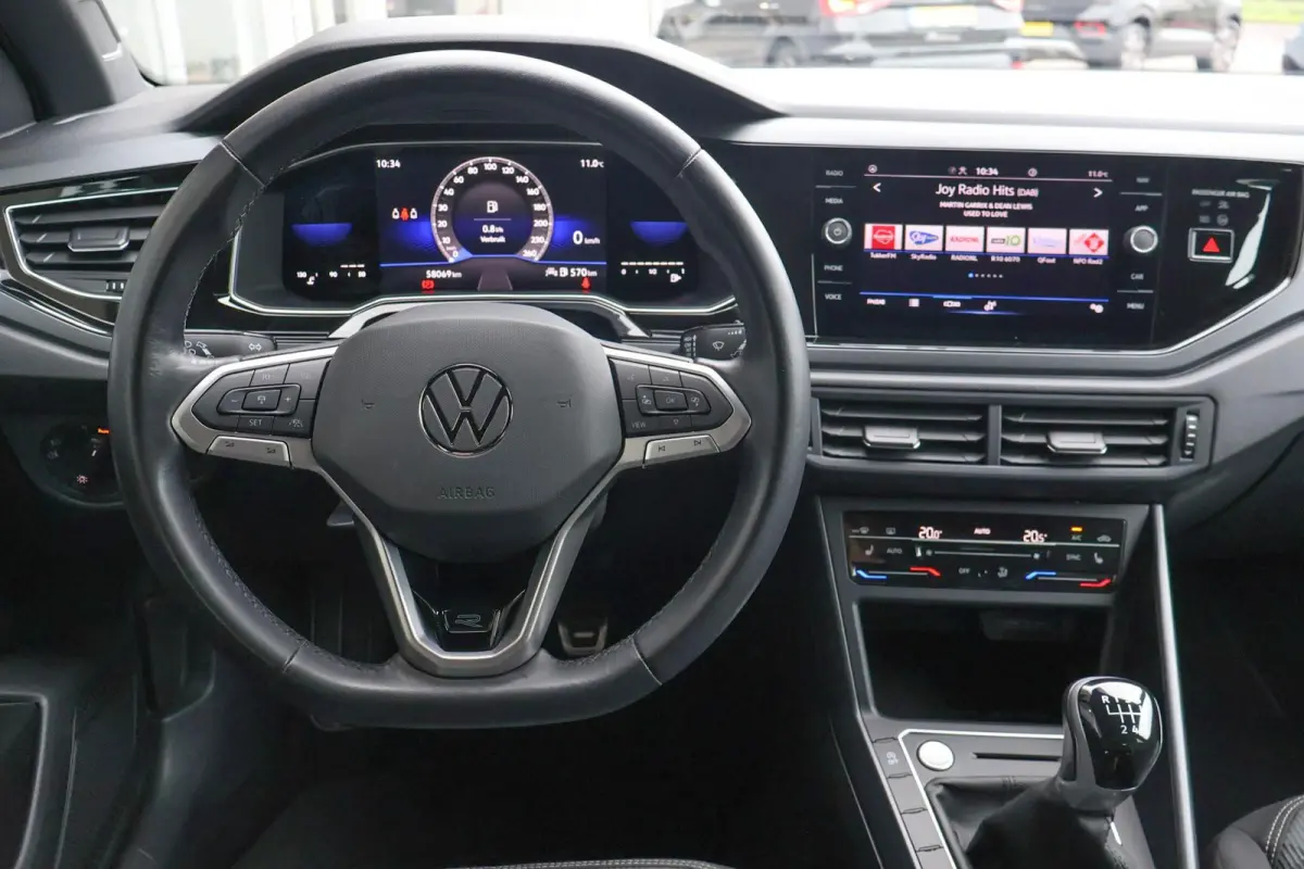 1.0 TSI 110pk R-Line | Keyless | Camera | Stoelverwarming | Carplay | PDC