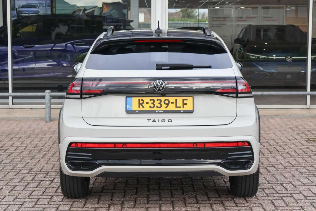 1.0 TSI 110pk R-Line | Keyless | Camera | Stoelverwarming | Carplay | PDC