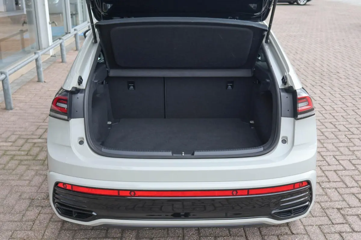 1.0 TSI 110pk R-Line | Keyless | Camera | Stoelverwarming | Carplay | PDC