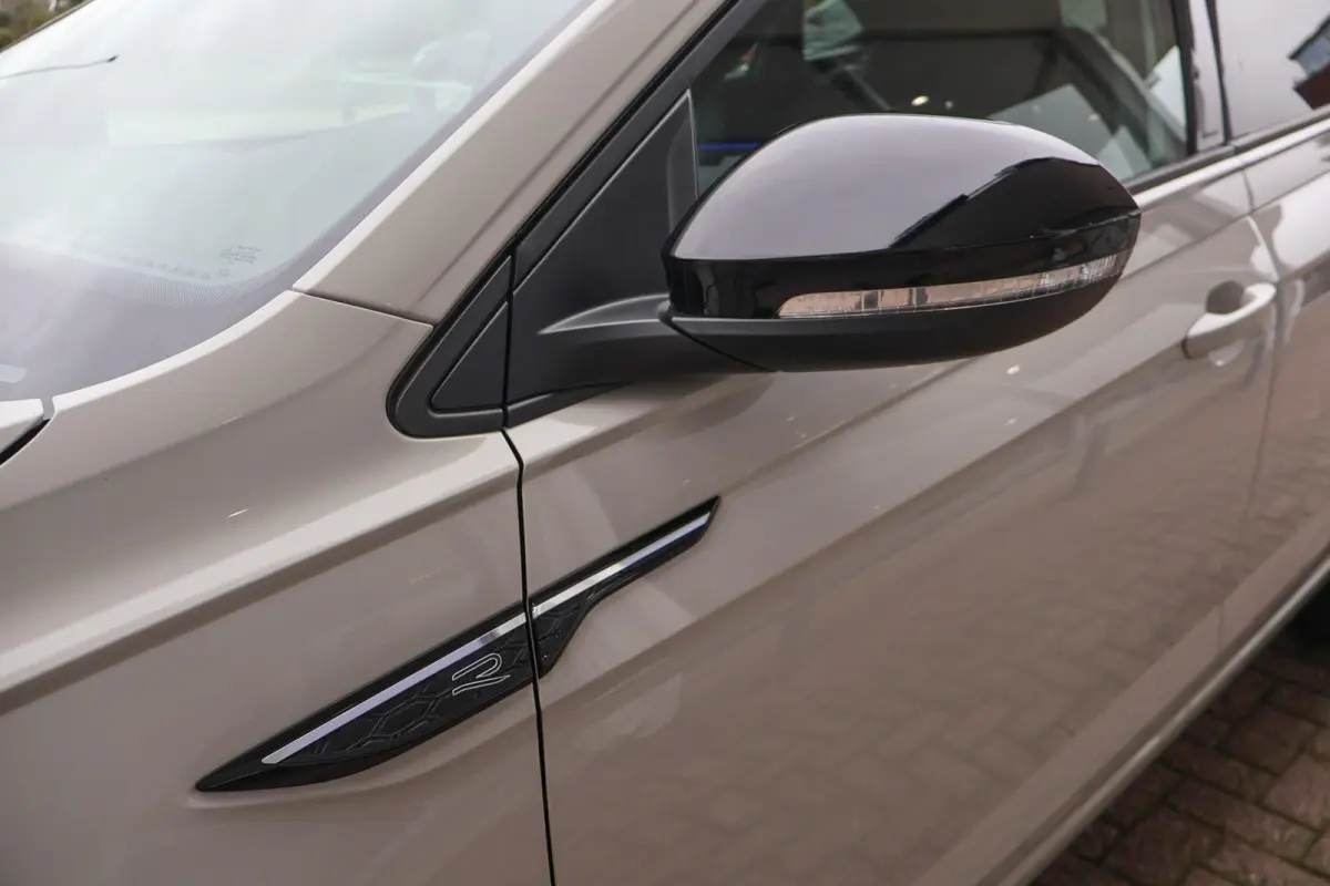 1.0 TSI 110pk R-Line | Keyless | Camera | Stoelverwarming | Carplay | PDC