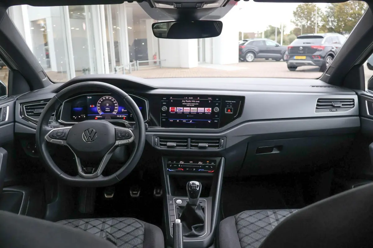 1.0 TSI 110pk R-Line | Keyless | Camera | Stoelverwarming | Carplay | PDC