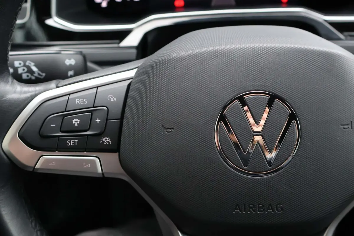 1.0 TSI 110pk R-Line | Keyless | Camera | Stoelverwarming | Carplay | PDC
