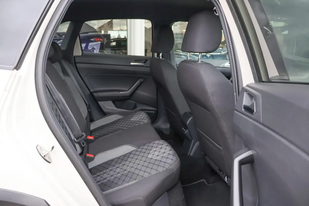 1.0 TSI 110pk R-Line | Keyless | Camera | Stoelverwarming | Carplay | PDC