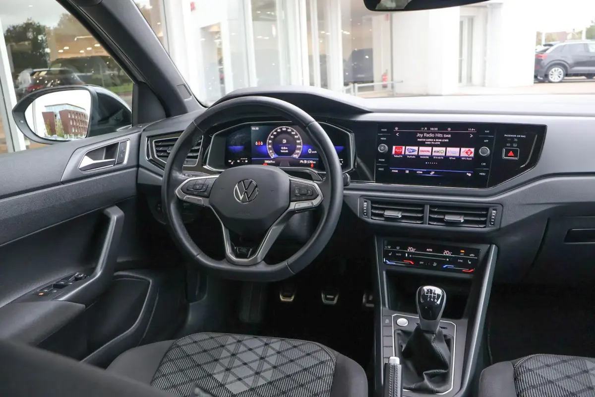 1.0 TSI 110pk R-Line | Keyless | Camera | Stoelverwarming | Carplay | PDC