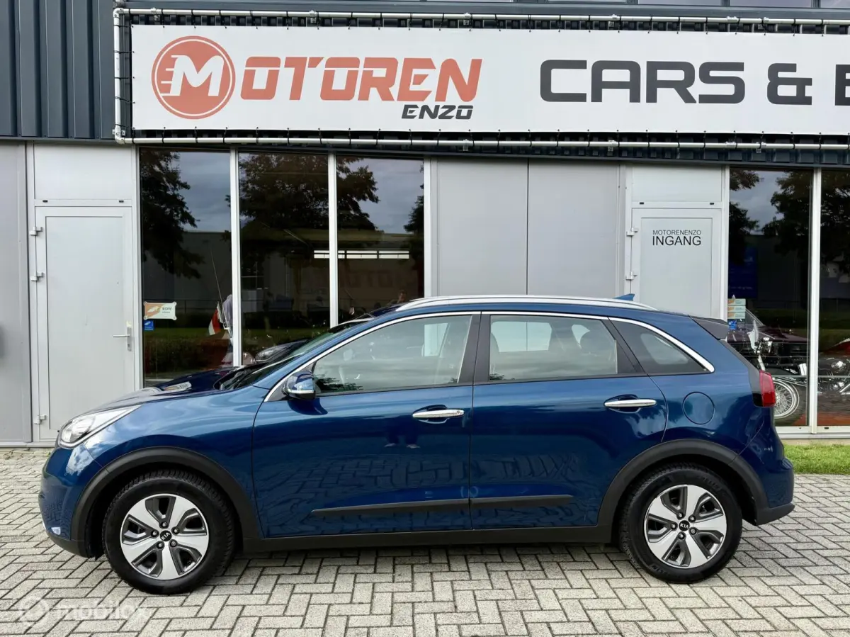 1.6 GDi Hybrid First Edition
