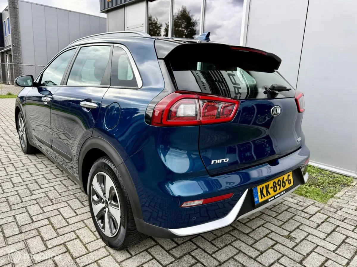 1.6 GDi Hybrid First Edition