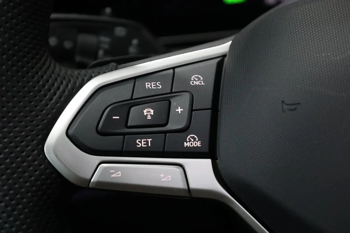 1.5 eTSI 3x R-Line IQ+LED/VIRTUAL/SFEER/PANO/ALCANTARA+S.VERWARMING/20" LMV/CAM/LINE/ACC/ECC/12 MDN GARANTIE!