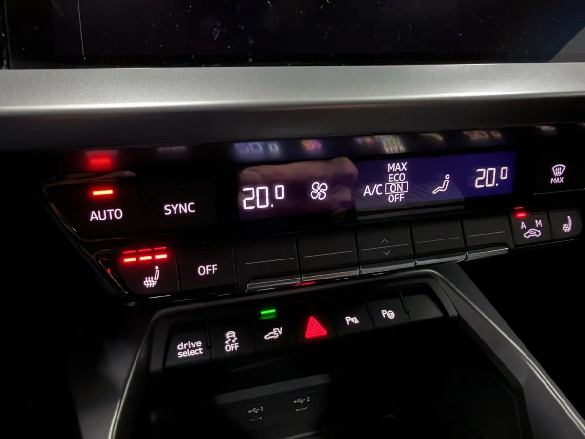 45 TFSI e S edition Competition NAVI/STOEL-M/DAB/CARPLAY/ADAPT-CRUISE/V-COCKPIT///