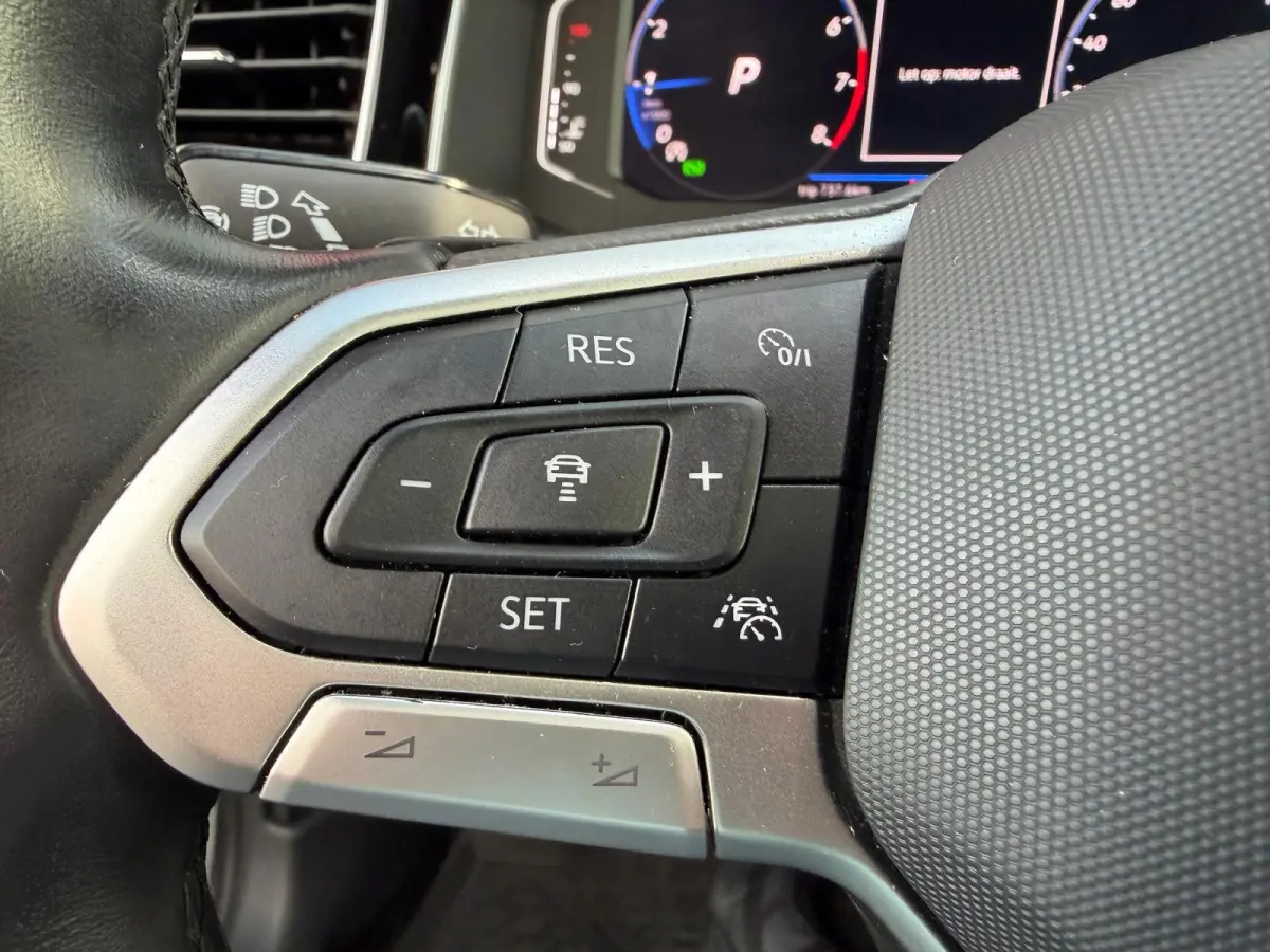 1.0 TSI R-Line DSG-7 | Panorama | Camera | Parksensor | Carplay | Stoelverwarming | IQ-Lights |