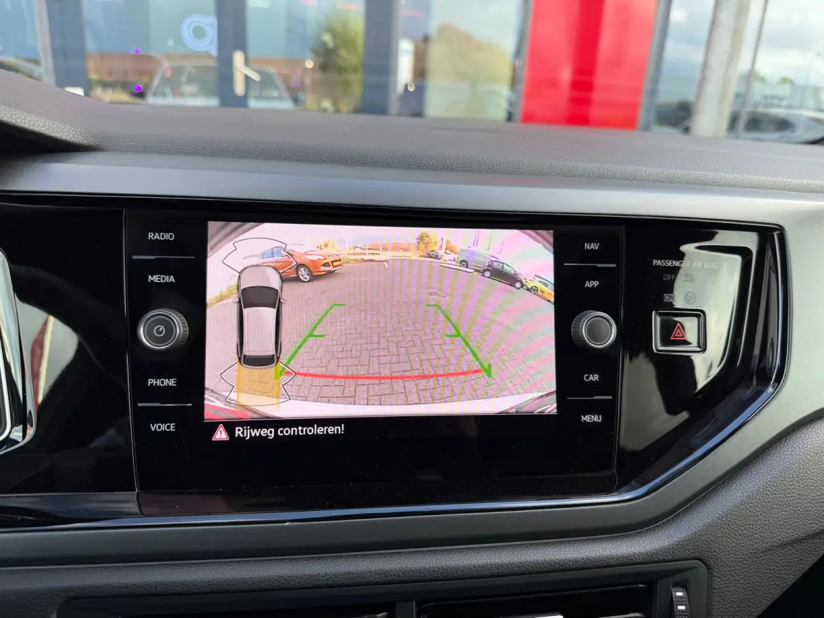 1.0 TSI R-Line DSG-7 | Panorama | Camera | Parksensor | Carplay | Stoelverwarming | IQ-Lights |