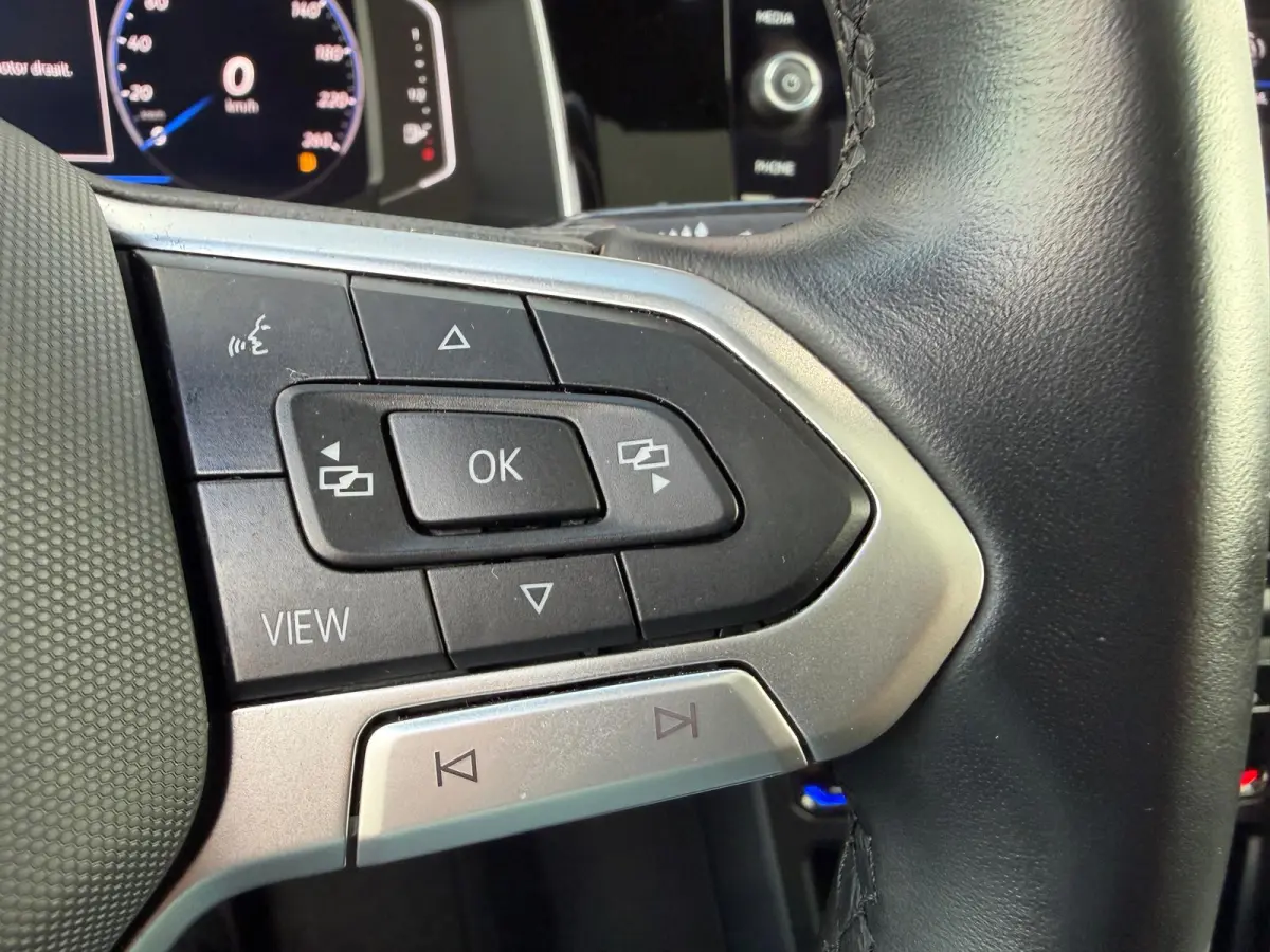 1.0 TSI R-Line DSG-7 | Panorama | Camera | Parksensor | Carplay | Stoelverwarming | IQ-Lights |