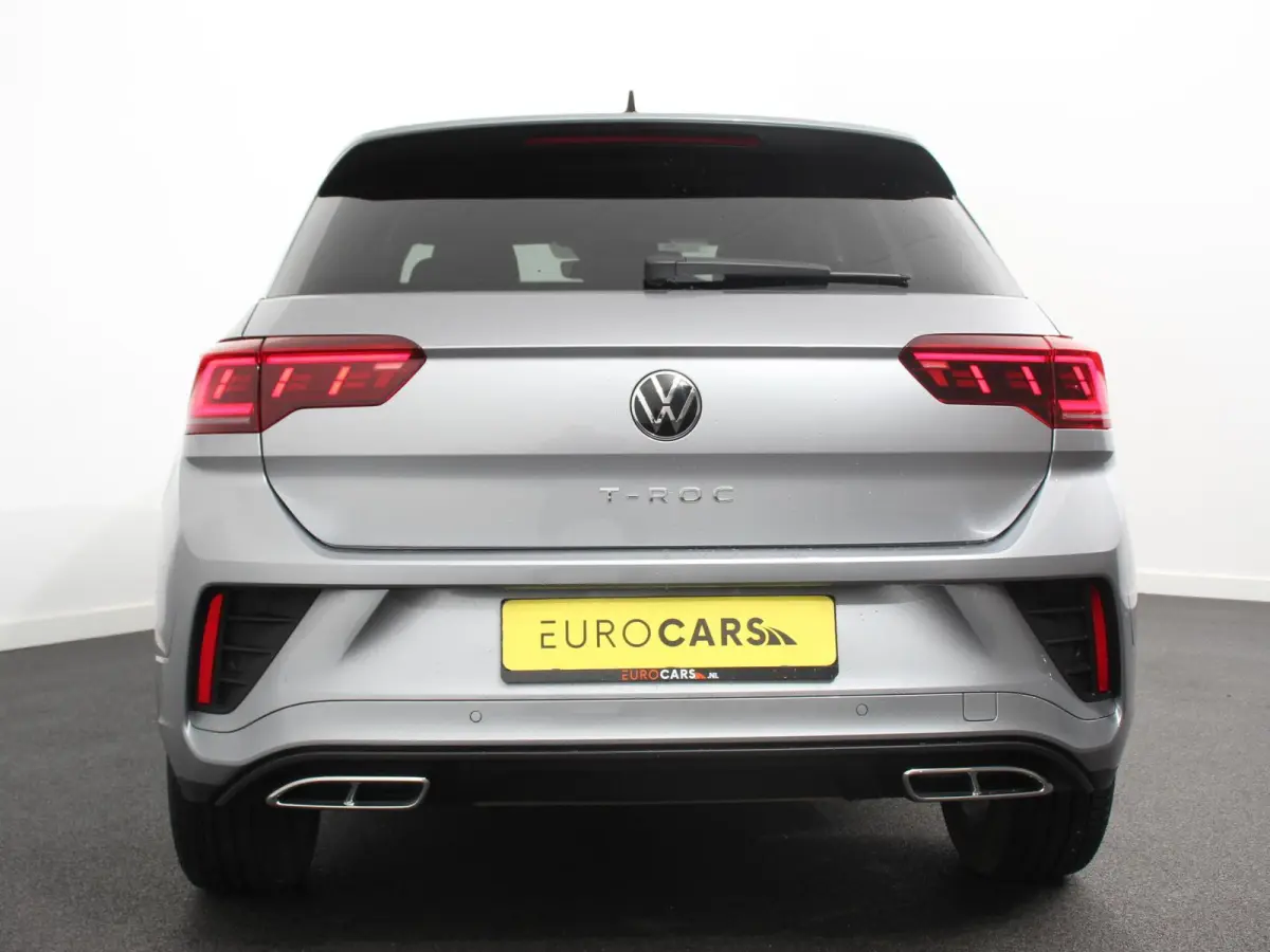 1.5 TSI 150pk Automaat R-Line Digitale Cockpit Climate Control Camera Navigatie Apple Carplay/Android Auto Lichtmetalen Velgen Parkeer sensoren Dab Led Adaptive Cruise Control