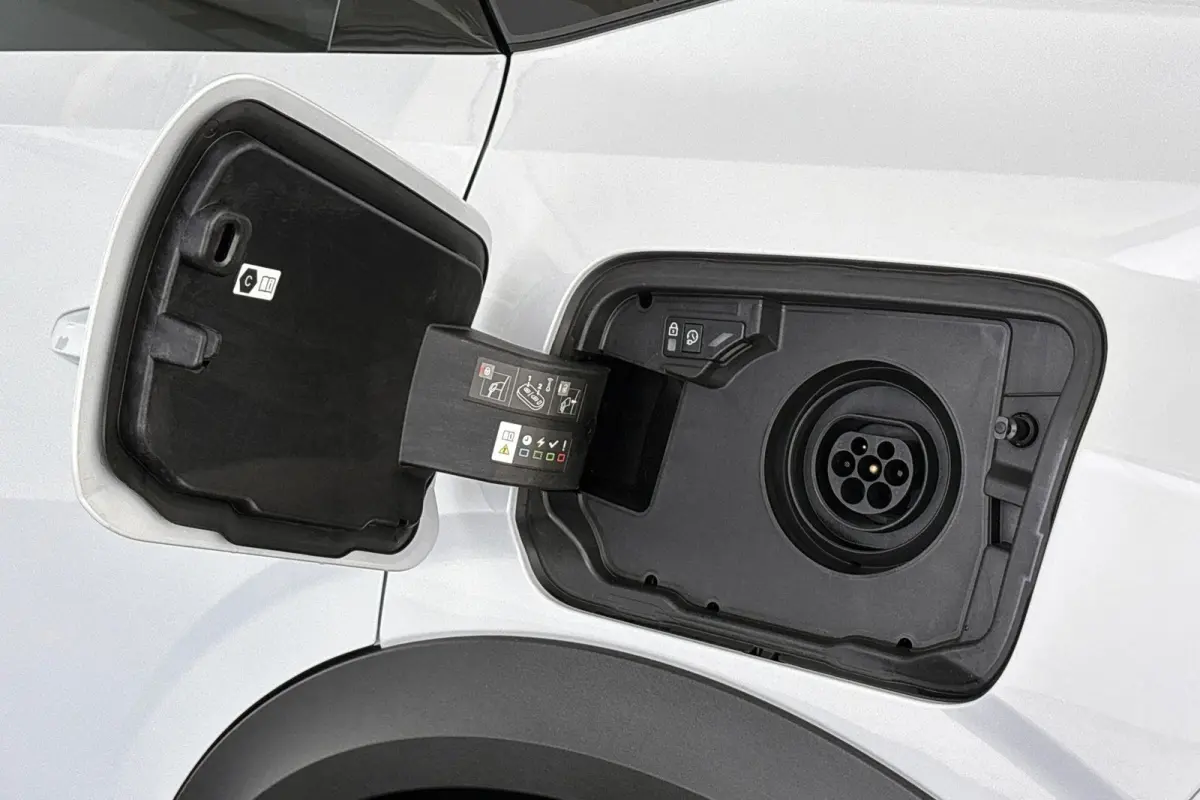 1.6 plug-in Hybrid 225 GT Stuur-Stoelverwarming 360 Camera 19"