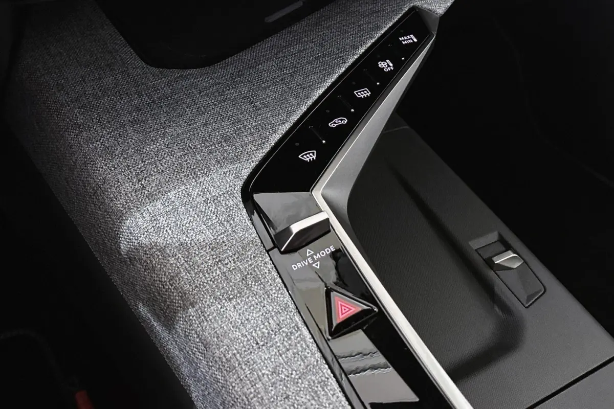 1.6 plug-in Hybrid 225 GT Stuur-Stoelverwarming 360 Camera 19"