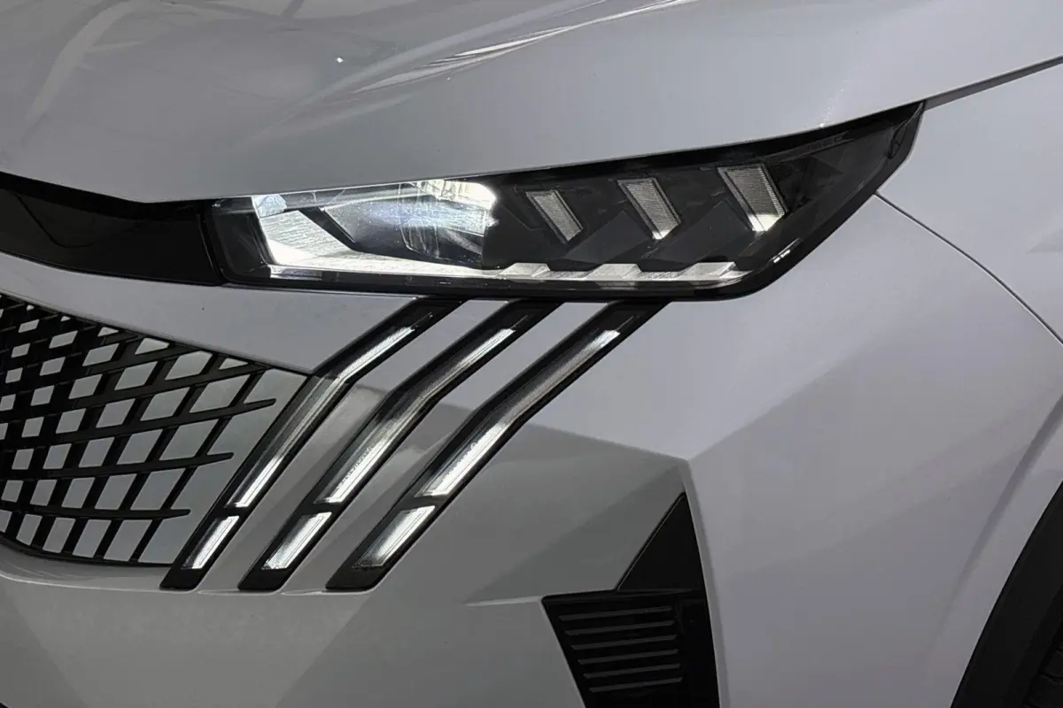 1.6 plug-in Hybrid 225 GT Stuur-Stoelverwarming 360 Camera 19"