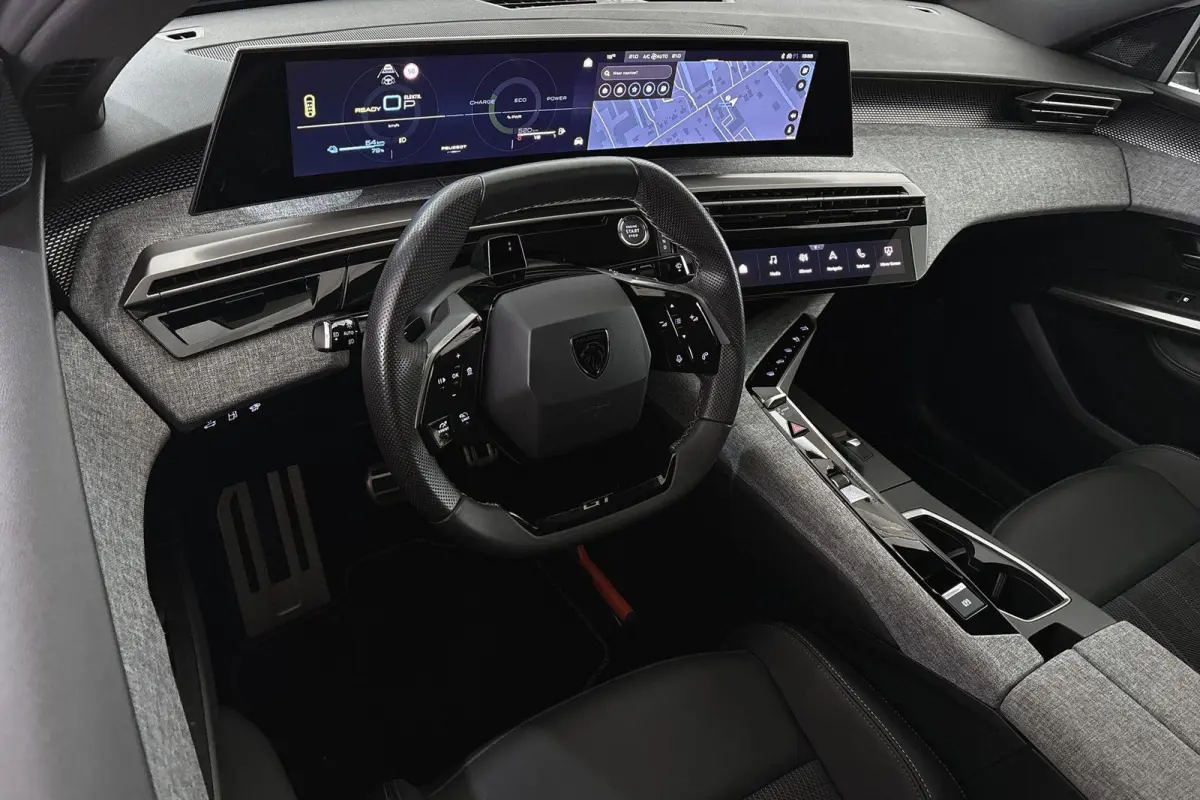 1.6 plug-in Hybrid 225 GT Stuur-Stoelverwarming 360 Camera 19"