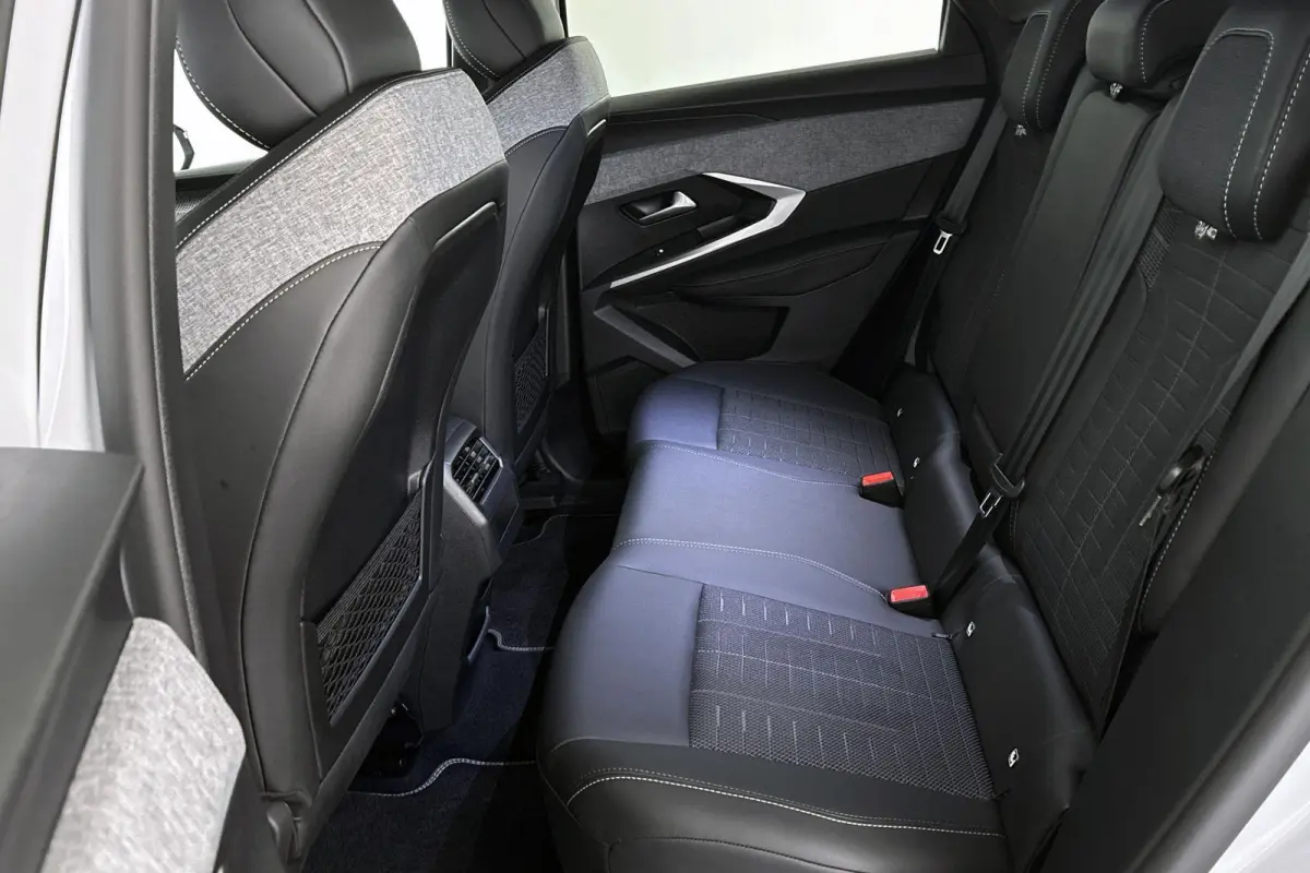 1.6 plug-in Hybrid 225 GT Stuur-Stoelverwarming 360 Camera 19"