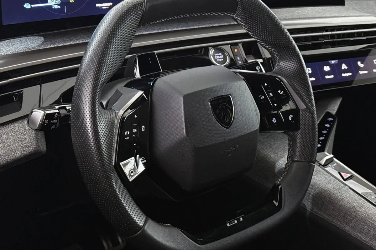 1.6 plug-in Hybrid 225 GT Stuur-Stoelverwarming 360 Camera 19"