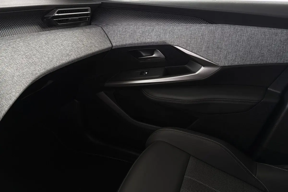 1.6 plug-in Hybrid 225 GT Stuur-Stoelverwarming 360 Camera 19"