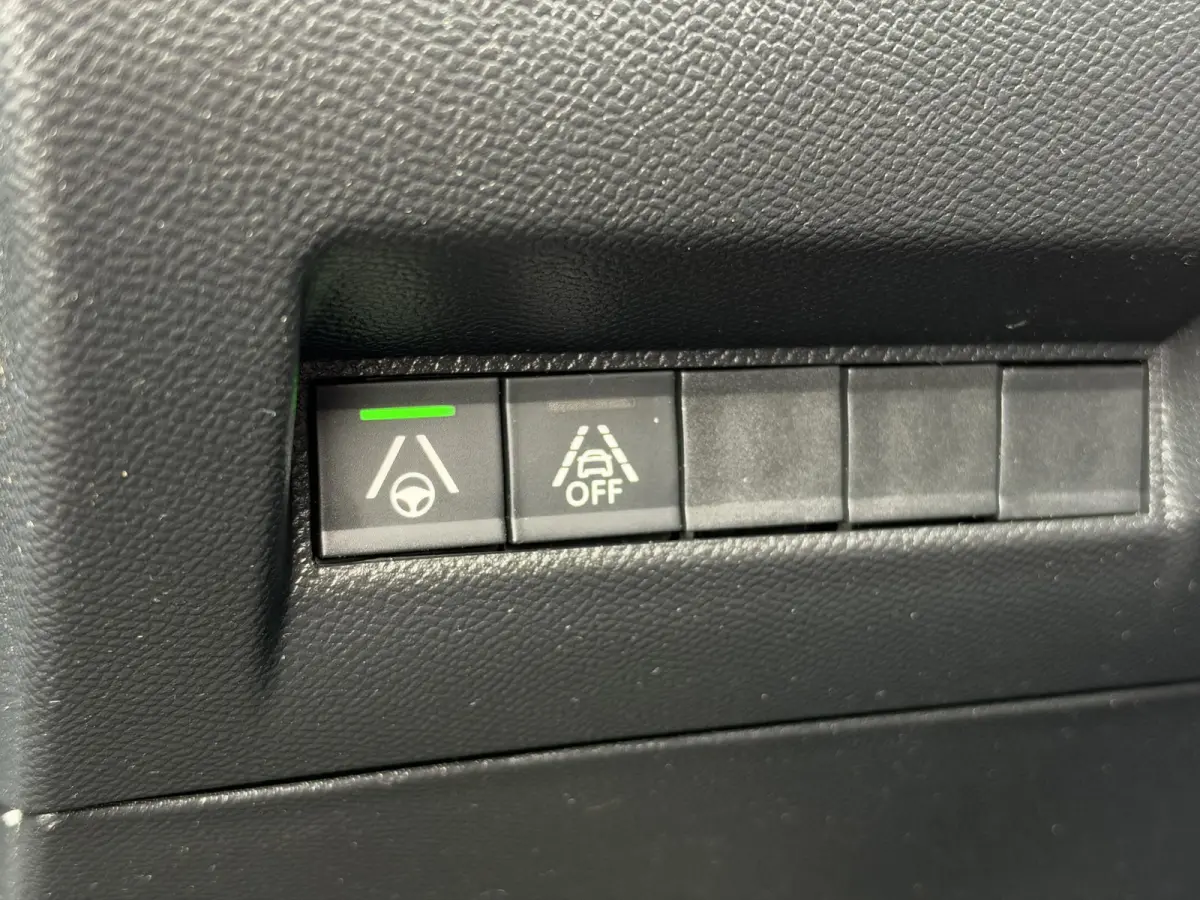EV GT 350 50 kWh SOH 90,4% 1e Eigenaar|Navi|Camera|Clima|Cruise|Stoelverwarming|GT-Pack|i-Cockpit|N.A.P|APK tot 11-2028