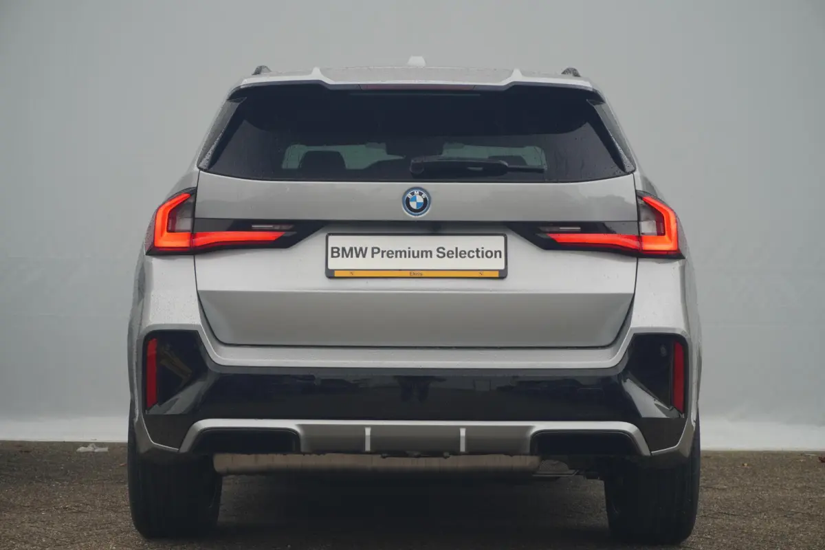 xDrive25e M Sport Pro | Trekhaak | Schuif-kanteldak | Head-up | Harman Kardon | Rondomzicht camera | Elektrische stoelen + Massagefunctie | Dodehoek detectie | Cruise control adaptief met St
