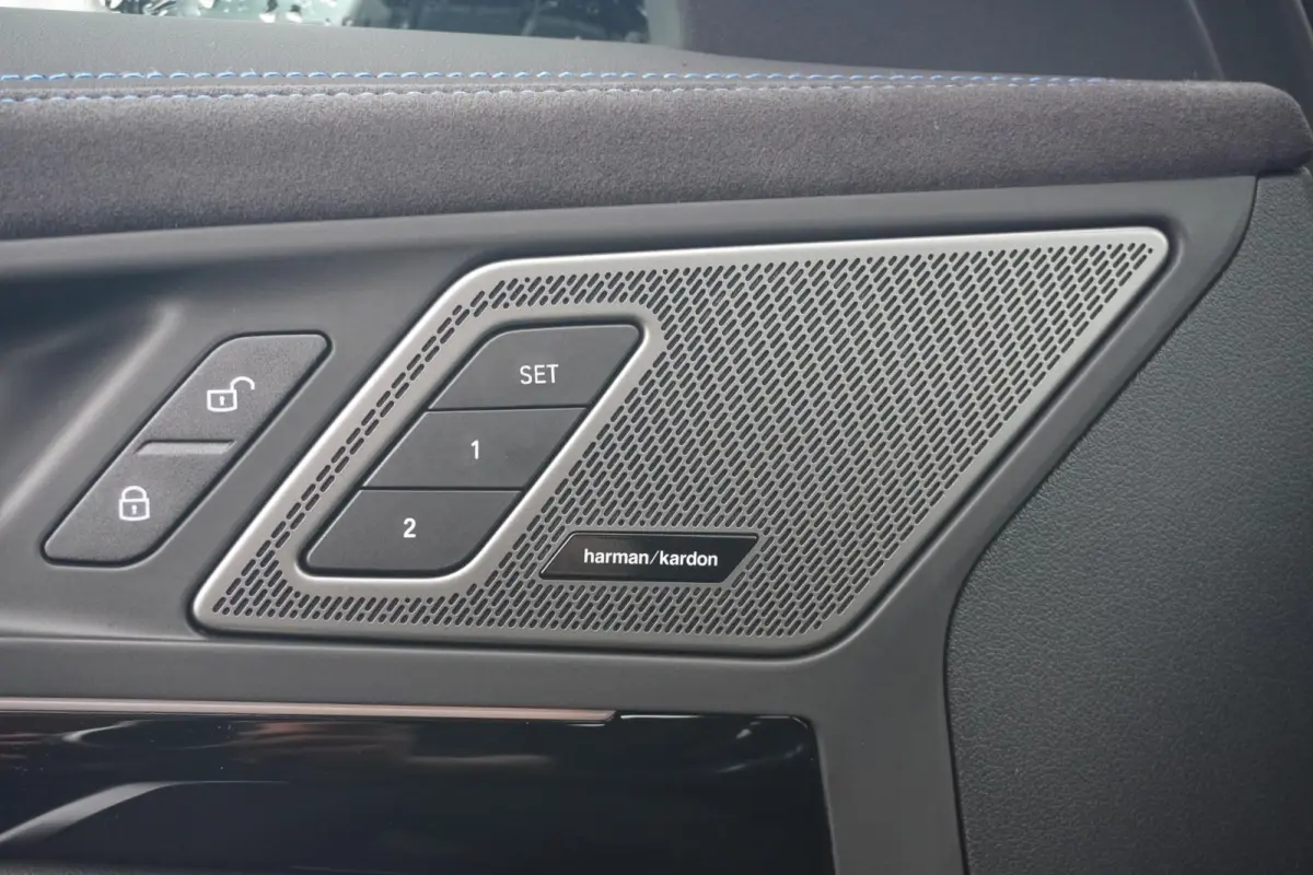 xDrive25e M Sport Pro | Trekhaak | Schuif-kanteldak | Head-up | Harman Kardon | Rondomzicht camera | Elektrische stoelen + Massagefunctie | Dodehoek detectie | Cruise control adaptief met St
