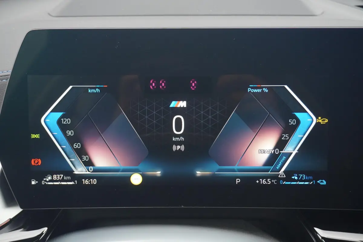 xDrive25e M Sport Pro | Trekhaak | Schuif-kanteldak | Head-up | Harman Kardon | Rondomzicht camera | Elektrische stoelen + Massagefunctie | Dodehoek detectie | Cruise control adaptief met St