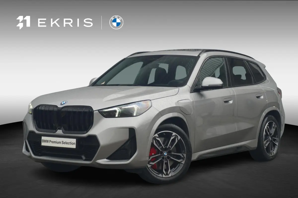 xDrive25e M Sport Pro | Trekhaak | Schuif-kanteldak | Head-up | Harman Kardon | Rondomzicht camera | Elektrische stoelen + Massagefunctie | Dodehoek detectie | Cruise control adaptief met St