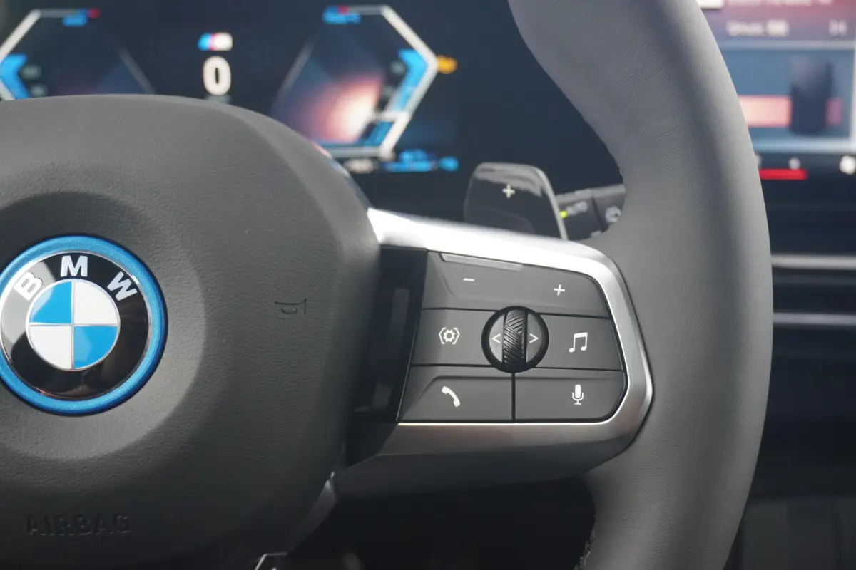 xDrive25e M Sport Pro | Trekhaak | Schuif-kanteldak | Head-up | Harman Kardon | Rondomzicht camera | Elektrische stoelen + Massagefunctie | Dodehoek detectie | Cruise control adaptief met St