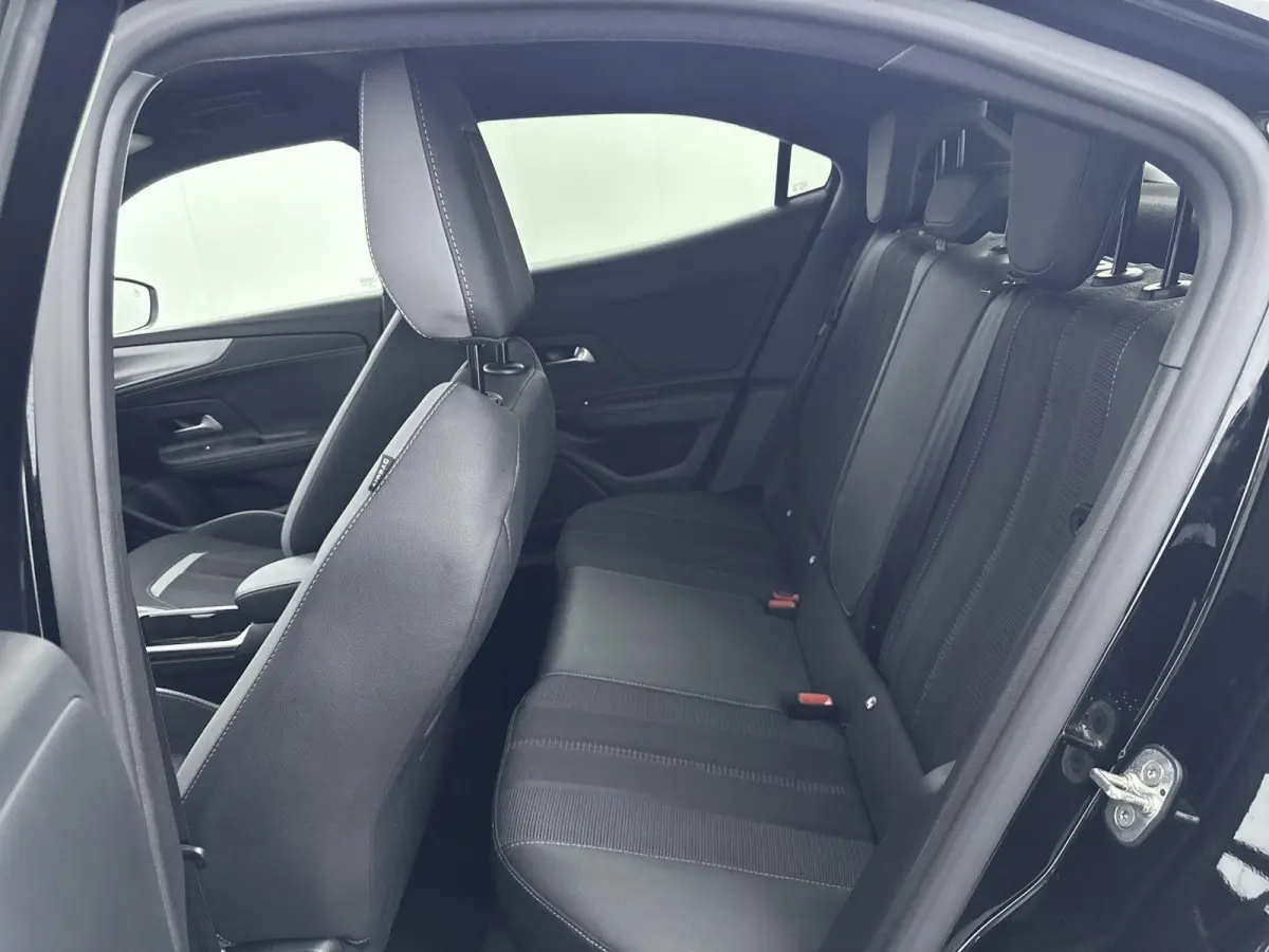 1.2 Turbo Hybrid GS Camera| Stoel stuurverwariming| LM Velgen