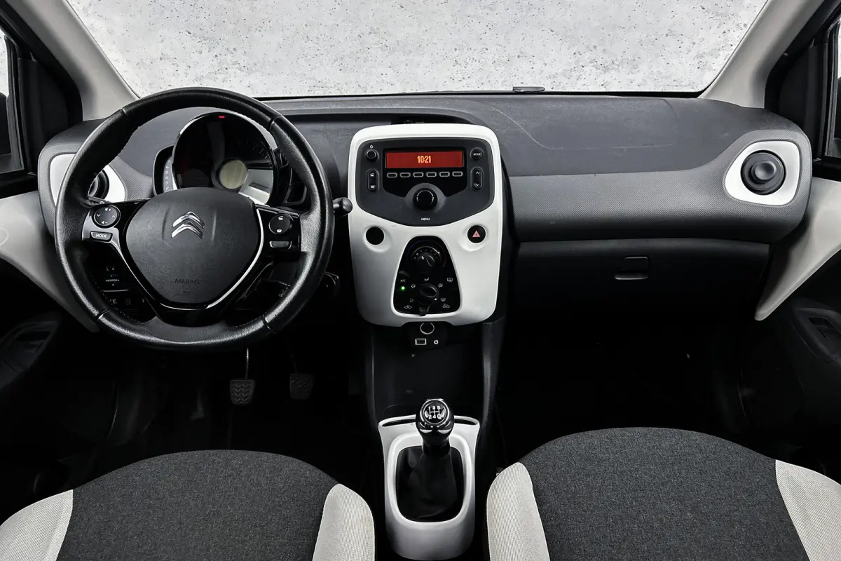 1.0 VTi Feel | Airco | Lichtmetalen velgen | 5-deurs | Getint glas