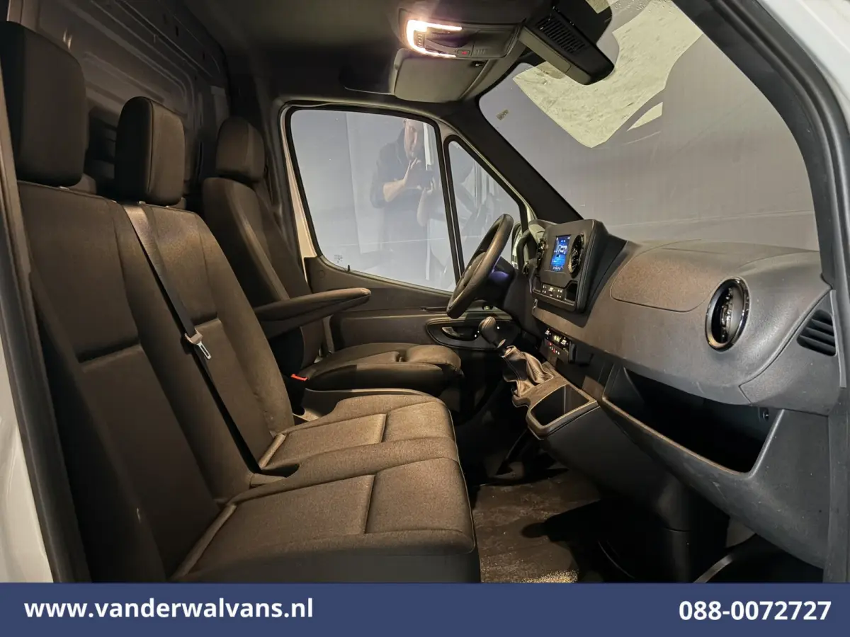 315CDI 150pk L3H2 Euro6 Airco | 360 graden Camera | Navigatie | Cruisecontrol | Chauffeursstoel | Apple Carplay Android Auto, Stoelverwarming, Parkeersensoren, Bijrijdersbank