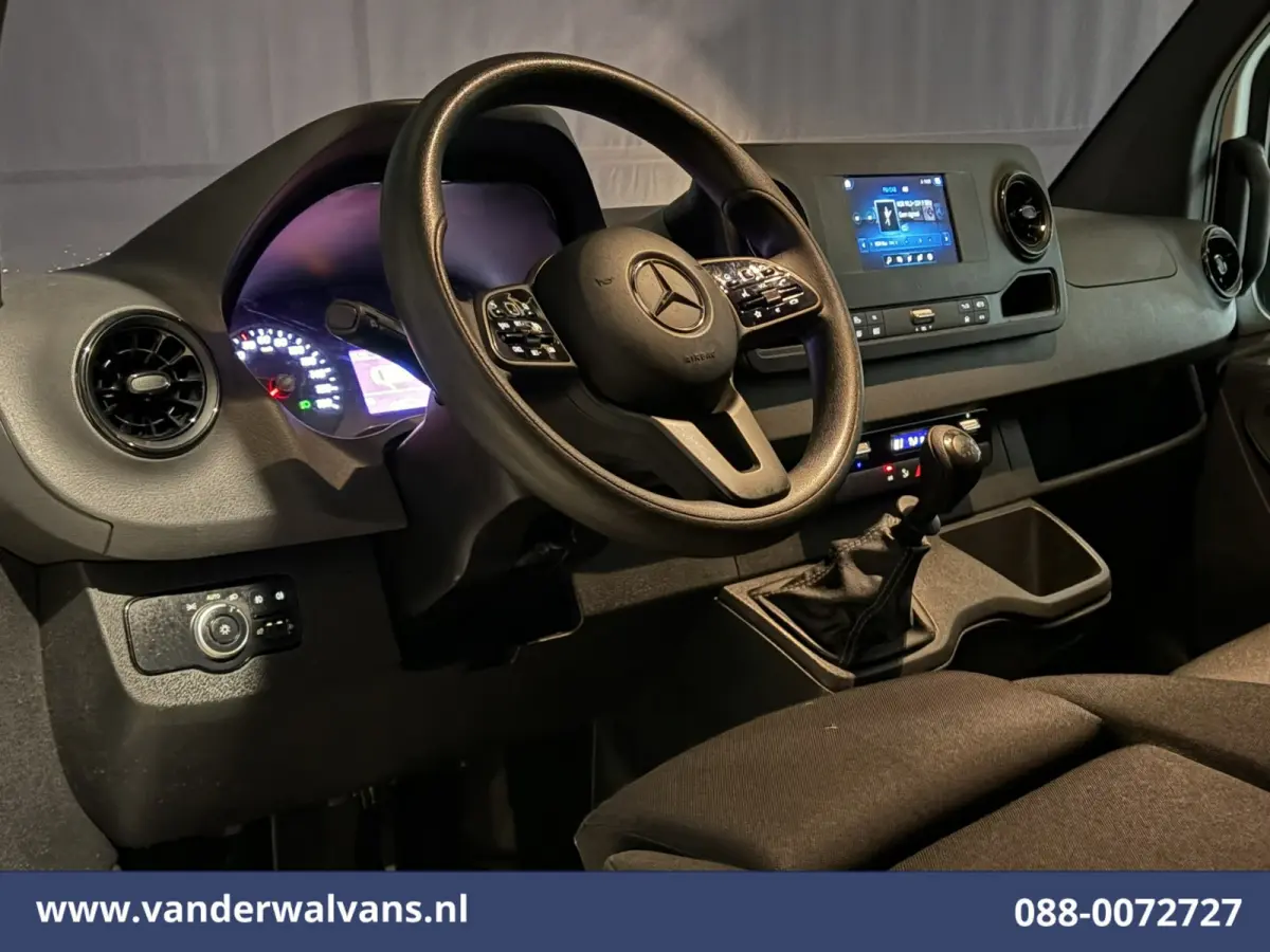 315CDI 150pk L3H2 Euro6 Airco | 360 graden Camera | Navigatie | Cruisecontrol | Chauffeursstoel | Apple Carplay Android Auto, Stoelverwarming, Parkeersensoren, Bijrijdersbank