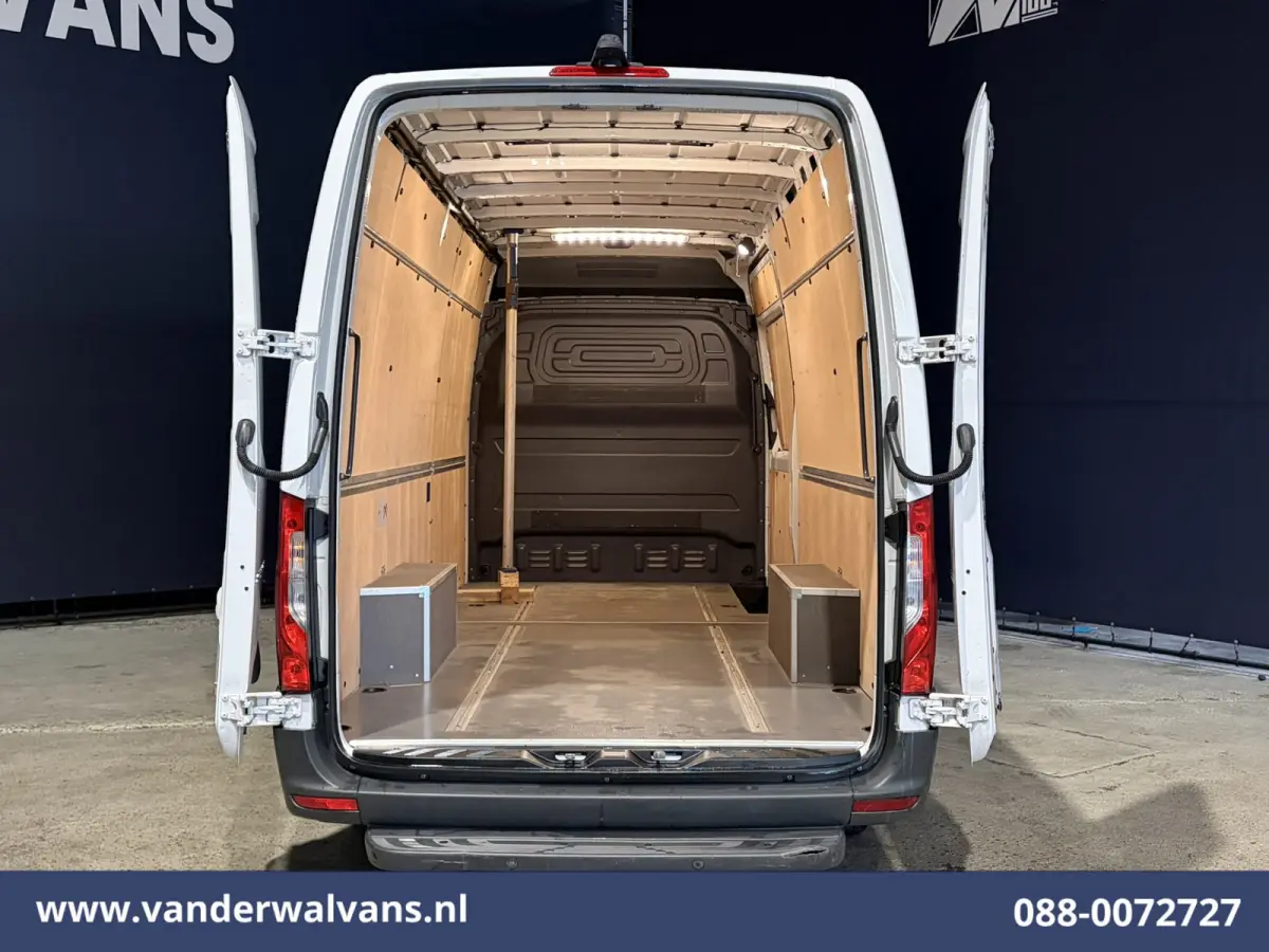 315CDI 150pk L3H2 Euro6 Airco | 360 graden Camera | Navigatie | Cruisecontrol | Chauffeursstoel | Apple Carplay Android Auto, Stoelverwarming, Parkeersensoren, Bijrijdersbank