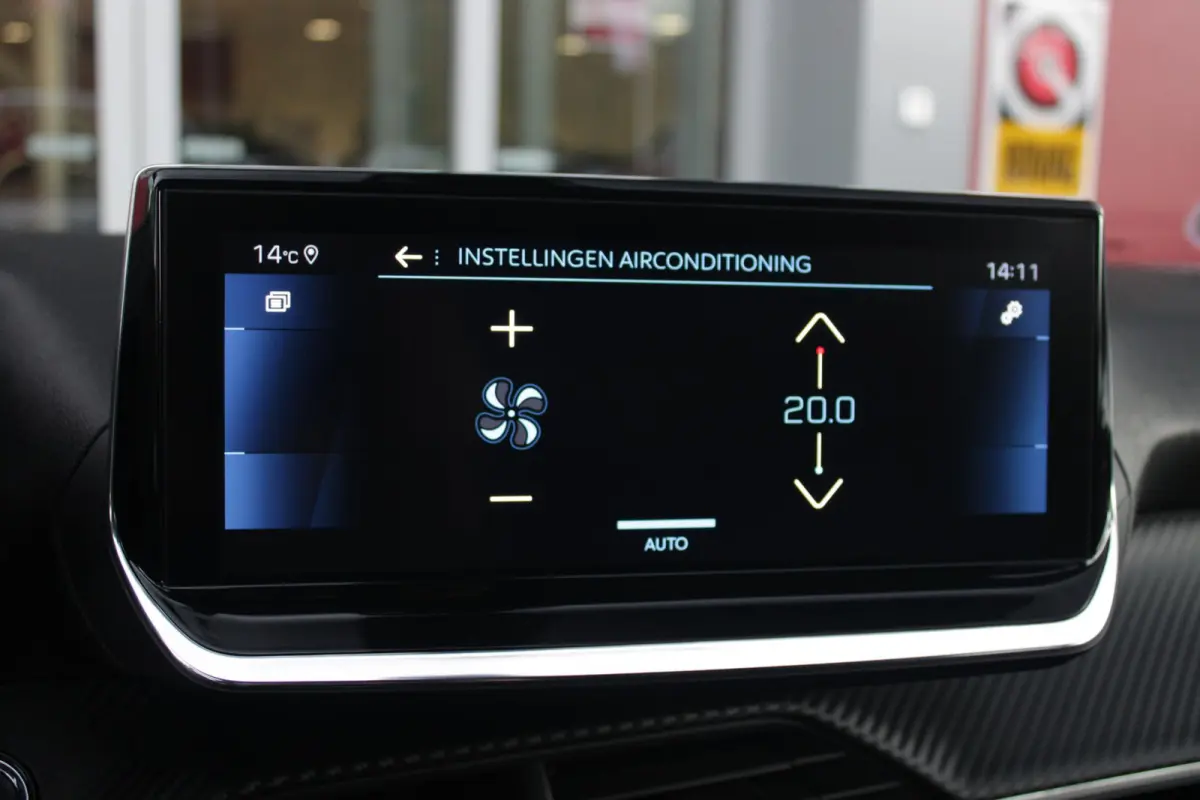 1.2 130PK AUTOMAAT ALLURE PACK | TREKHAAK | ADAPTIVE CRUISE CONTROL | 3-D INSTRUMENTENPANEEL | NAVIGATIE | APPLE CARPLAY/ANDROID AUTO | LED KOPLAMPEN | CLIMATE CONTROL | 17" LICHTMETALEN VEL