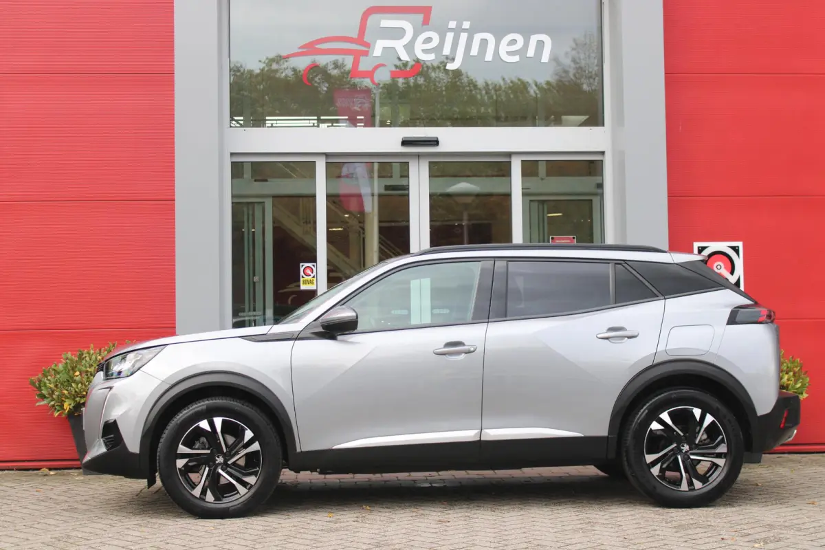1.2 130PK AUTOMAAT ALLURE PACK | TREKHAAK | ADAPTIVE CRUISE CONTROL | 3-D INSTRUMENTENPANEEL | NAVIGATIE | APPLE CARPLAY/ANDROID AUTO | LED KOPLAMPEN | CLIMATE CONTROL | 17" LICHTMETALEN VEL