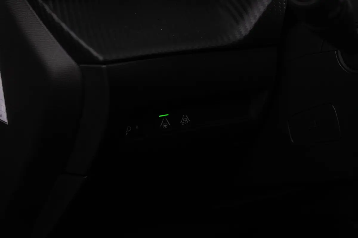 1.2 130PK AUTOMAAT ALLURE PACK | TREKHAAK | ADAPTIVE CRUISE CONTROL | 3-D INSTRUMENTENPANEEL | NAVIGATIE | APPLE CARPLAY/ANDROID AUTO | LED KOPLAMPEN | CLIMATE CONTROL | 17" LICHTMETALEN VEL