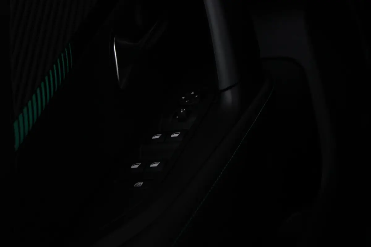 1.2 130PK AUTOMAAT ALLURE PACK | TREKHAAK | ADAPTIVE CRUISE CONTROL | 3-D INSTRUMENTENPANEEL | NAVIGATIE | APPLE CARPLAY/ANDROID AUTO | LED KOPLAMPEN | CLIMATE CONTROL | 17" LICHTMETALEN VEL