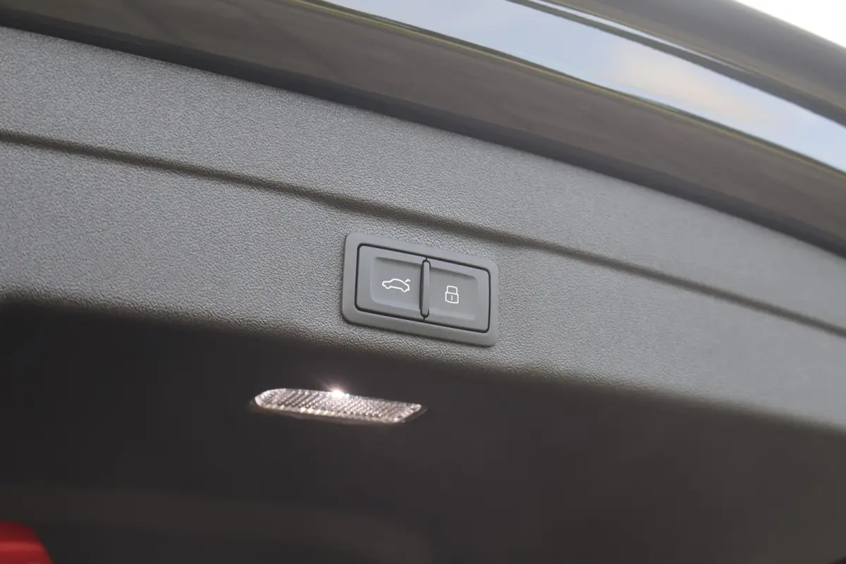 Avant 2.0 299pk quattro S edition | Trekhaak | Matrix LED Koplampen | Geheugen Pakket