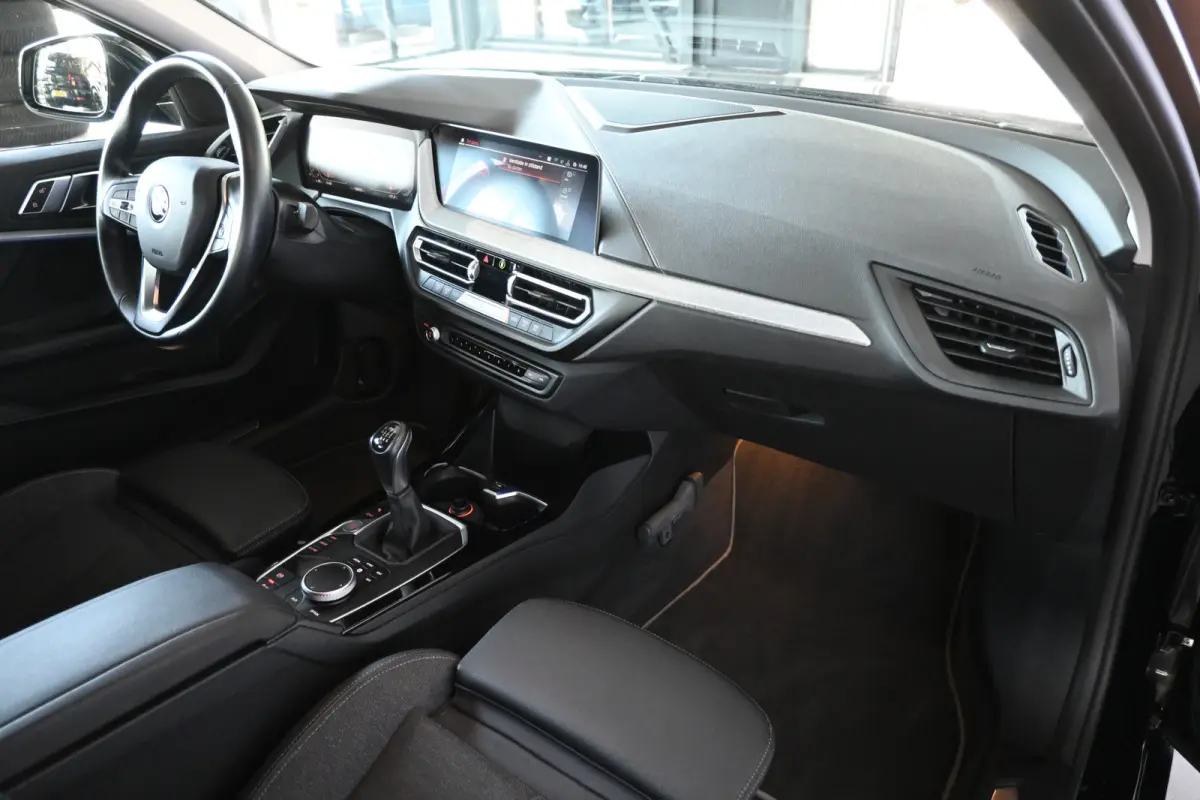 118i Executive Clima Cruise Led Navigatie Camera 100% Onderhouden! Inruil Mogelijk!