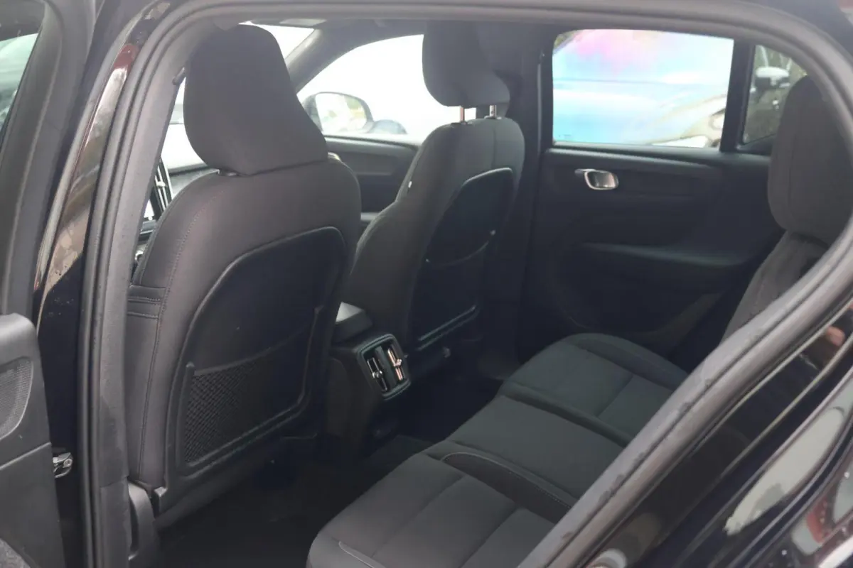 Core 70 kWh | Parkeercamera | SoH 95% | Apple carplay | L.M. Velgen | Keyless