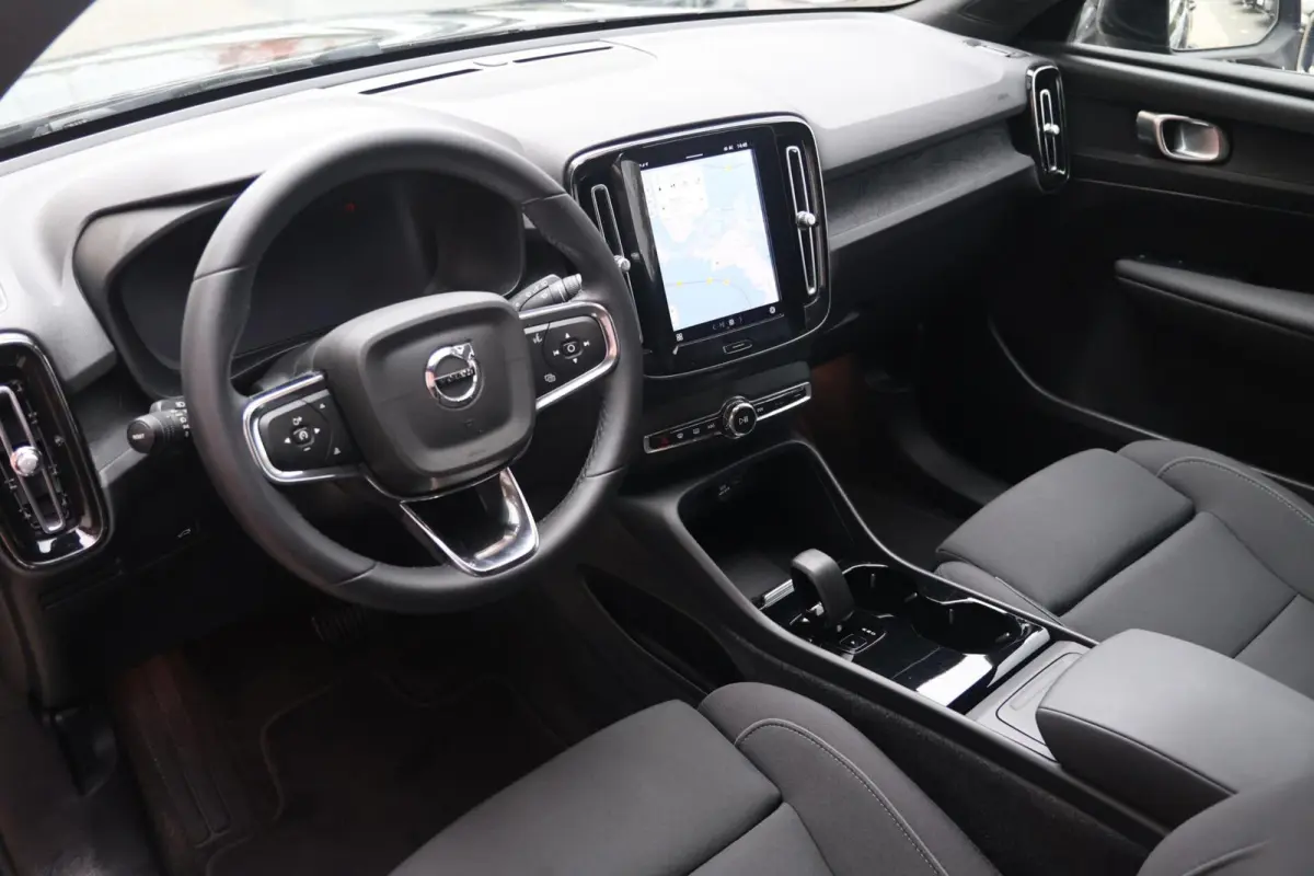 Core 70 kWh | Parkeercamera | SoH 95% | Apple carplay | L.M. Velgen | Keyless