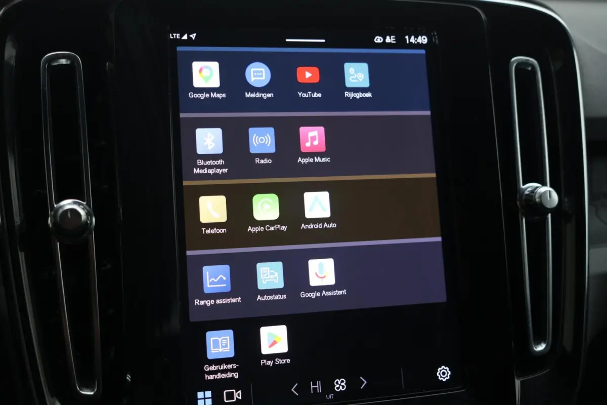 Core 70 kWh | Parkeercamera | SoH 95% | Apple carplay | L.M. Velgen | Keyless