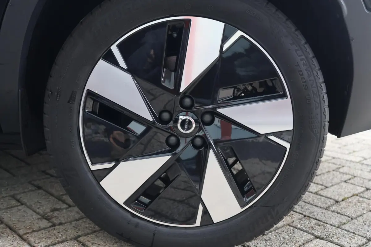 Core 70 kWh | Parkeercamera | SoH 95% | Apple carplay | L.M. Velgen | Keyless
