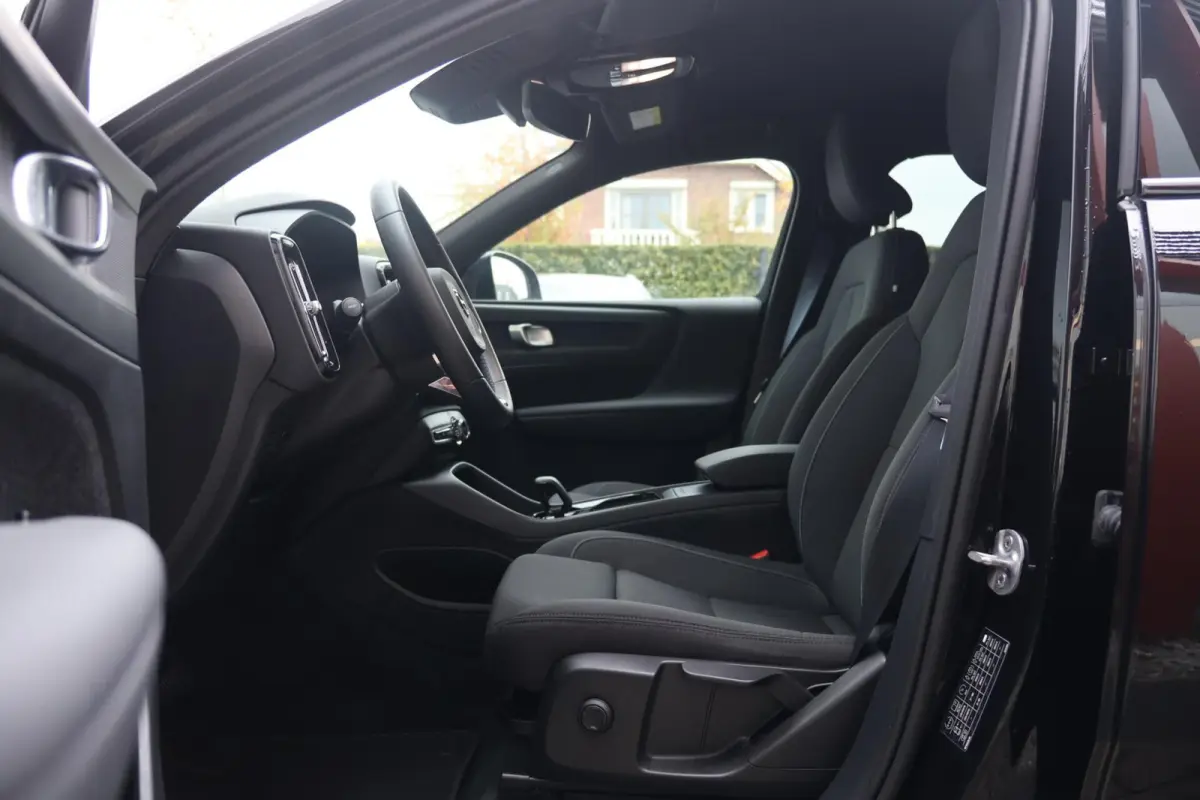Core 70 kWh | Parkeercamera | SoH 95% | Apple carplay | L.M. Velgen | Keyless