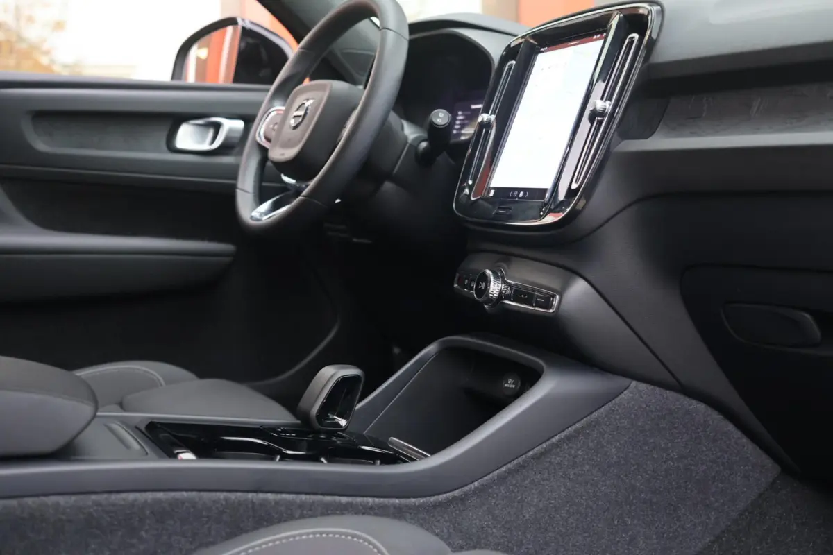 Core 70 kWh | Parkeercamera | SoH 95% | Apple carplay | L.M. Velgen | Keyless